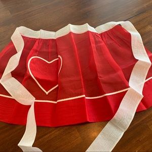 ❤️ Vintage red organza heart apron - EUC ❤️